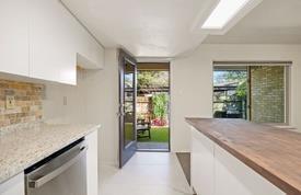 Building Photo - 8235 Summer Side Dr