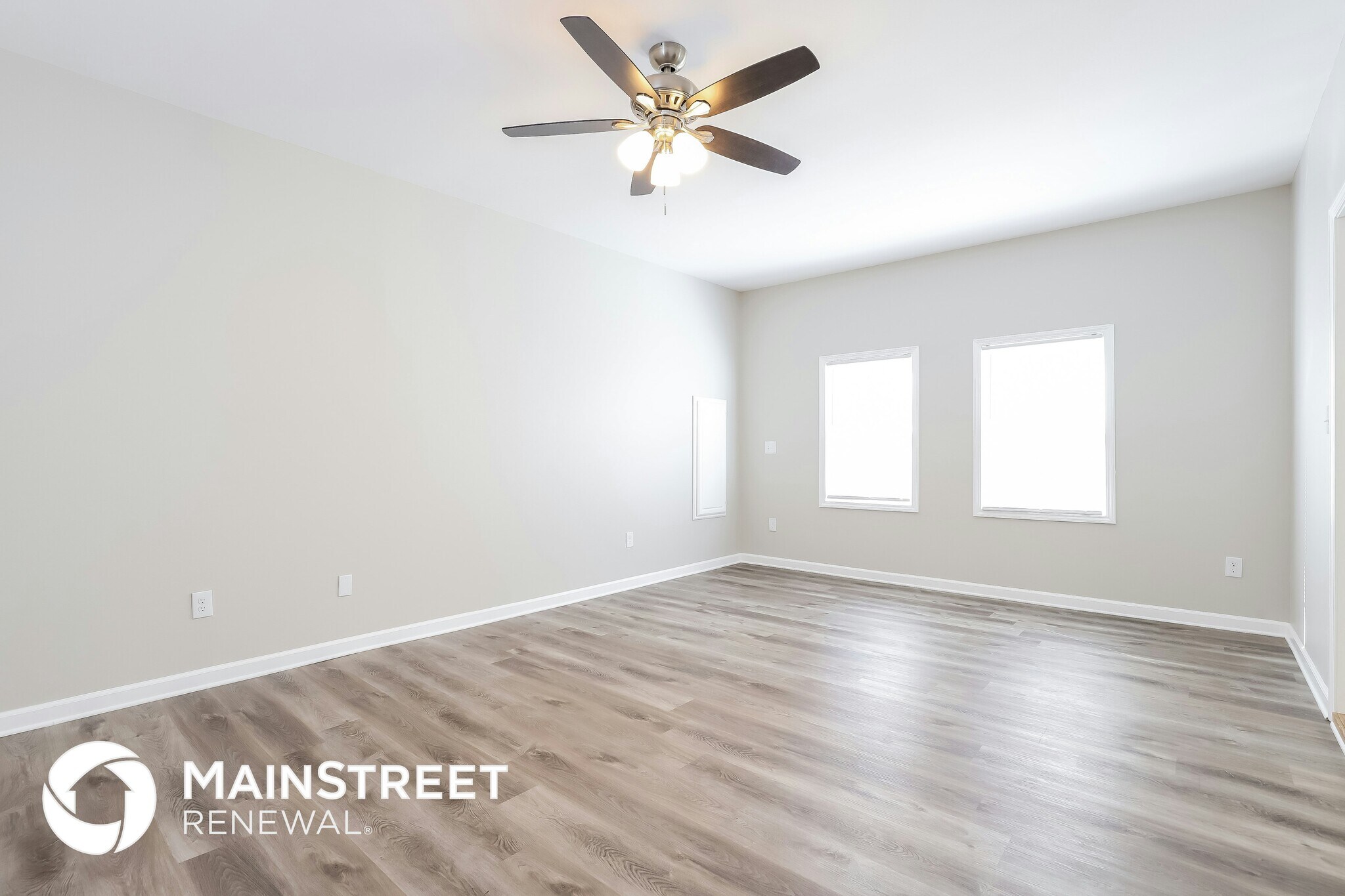 Building Photo - 5330 Mercedes Dr