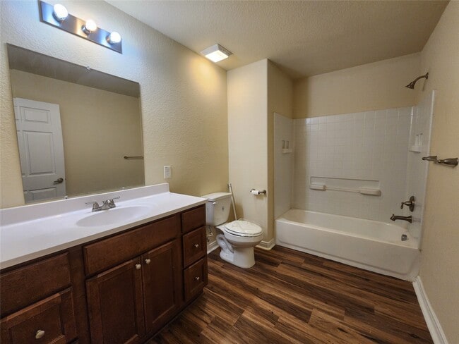 Building Photo - 2402 14th Ave N