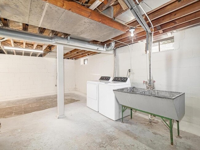Building Photo - 1149 Smith Ave S