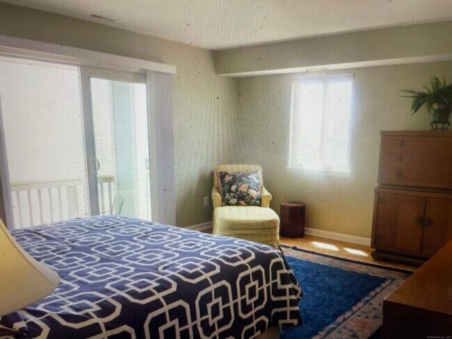 Building Photo - 1 Mansfield Grove Rd