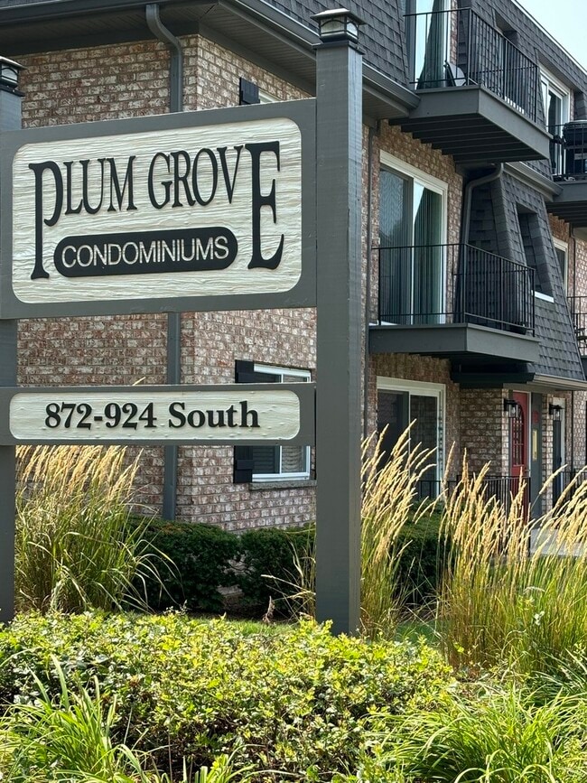 Building Photo - 912 S Plum Grove Rd