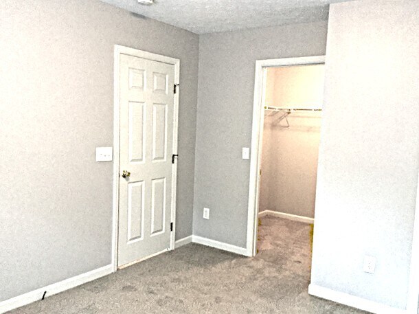 Building Photo - 3401 Winterwood Dr