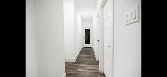 Building Photo - 1920 Carver Ave