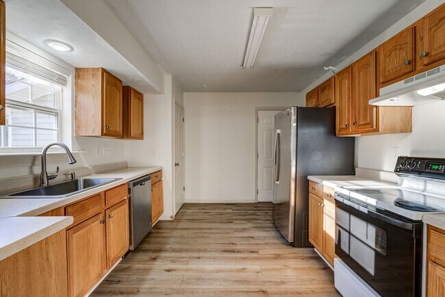 Building Photo - 1883 Powder Branch Rd