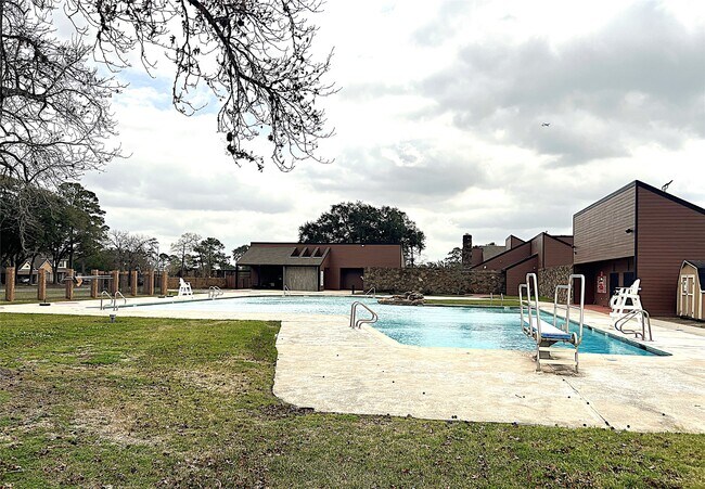 Building Photo - 8426 Hunters Village Dr