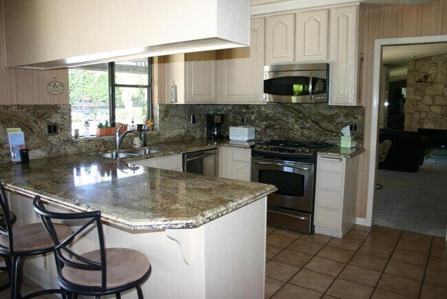 Building Photo - 3177 E Cajon Cir