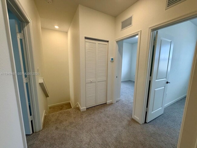 Building Photo - 254 10th Ct