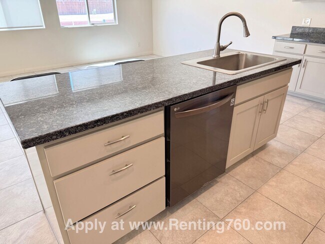 Building Photo - Incredible 4 Bed 3 Bath Home In Sage Estates!!!