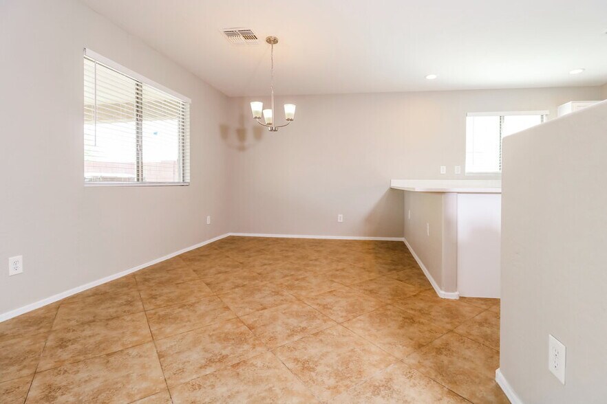 Building Photo - 21790 W Ashleigh Marie Dr