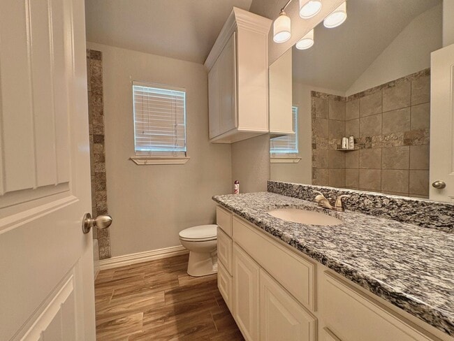 Building Photo - Available Now! Stunning 3 Bedroom 2 Bath i...