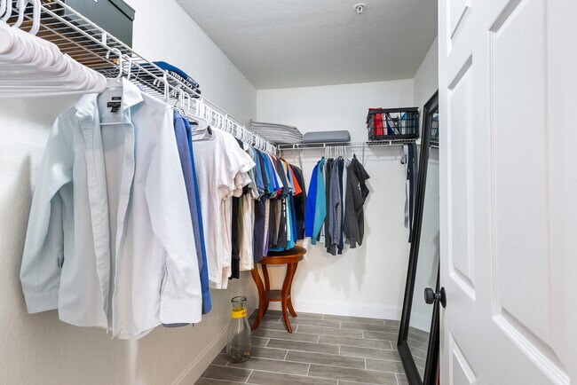 Building Photo - 7424 Vista Way