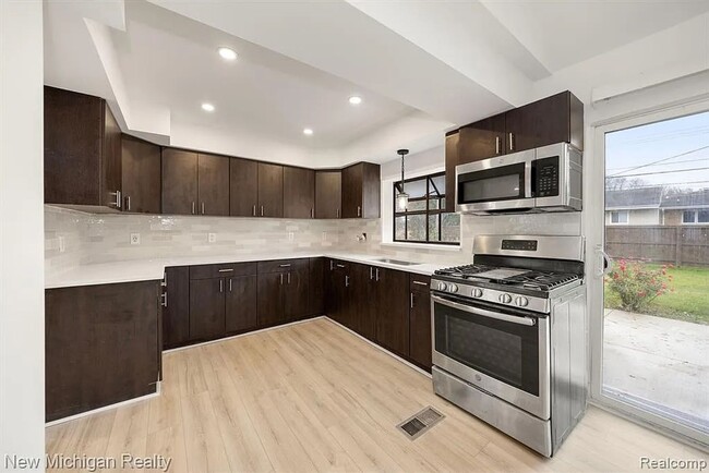 Primary Photo - Newly Remodeled House with In-Ground Pool