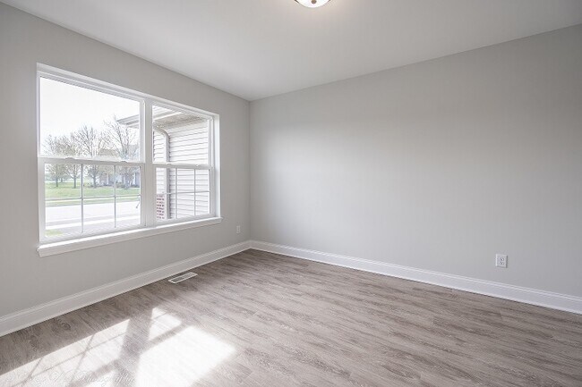 Building Photo - 2217 Concord Dr