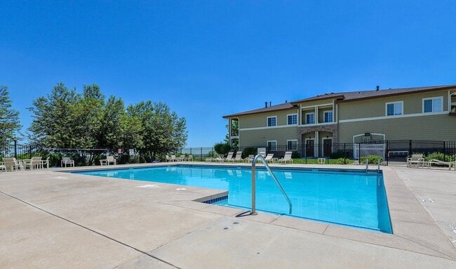 Building Photo - Beautiful 2 Bed 2.5 Bath Condo Near Observ...