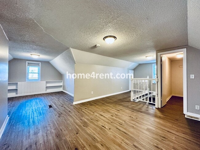 Building Photo - Adorable Home Featuring Wood Floors, SS Ap...