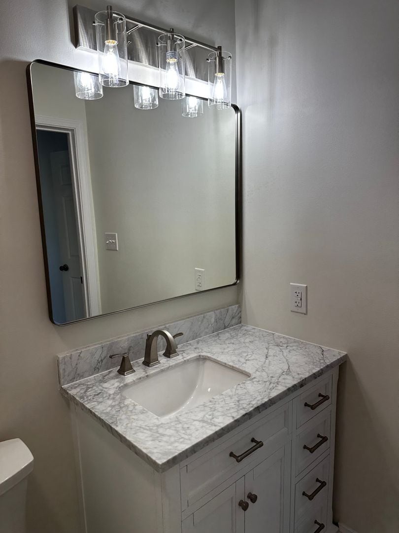 Building Photo - 1211 West Dr