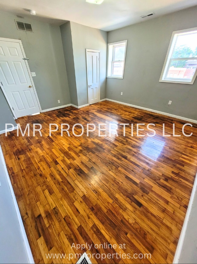 Building Photo - AVAILABLE SOON! 3 Bedrooms/2 Bathroom House
