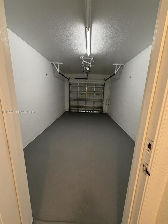 Building Photo - 3335 Palomino Dr