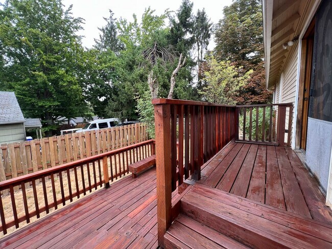 Building Photo - Outdoor Oasis: Charming 3 Bed 2 Bath House!