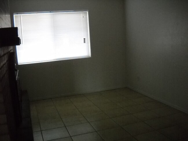 Building Photo - Great views on one acre.