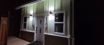 Building Photo - 471 Maplewood Ave