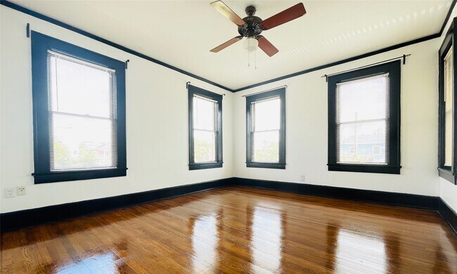Building Photo - 614 Peden St