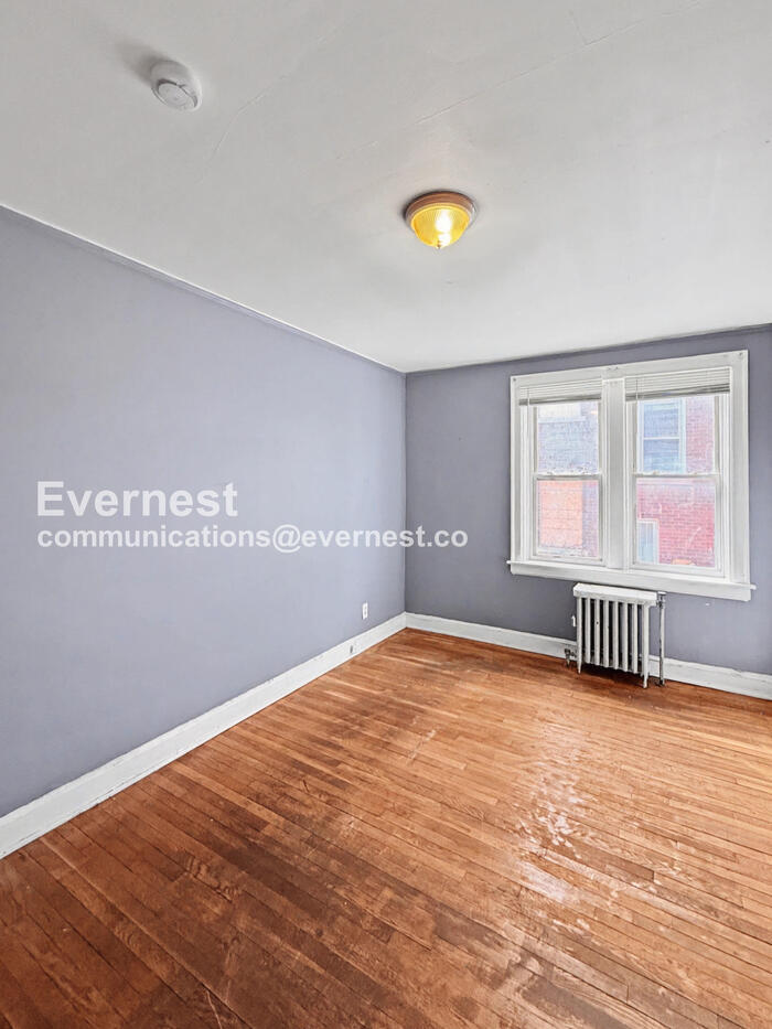 Building Photo - 4203 Cortland St