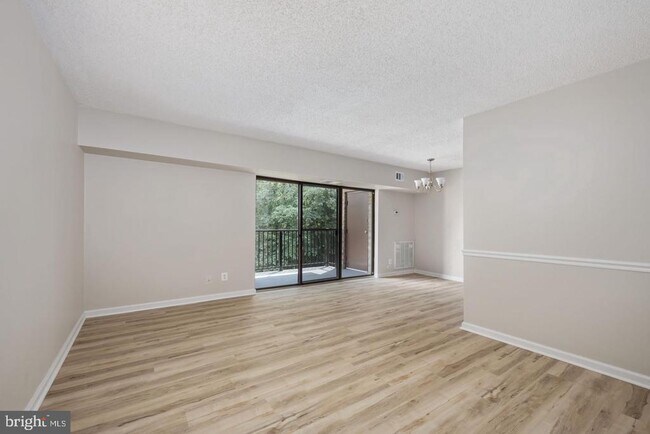 Building Photo - 11659 Stoneview Square