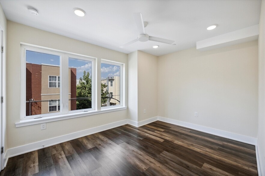 Building Photo - 1804 W Berks St