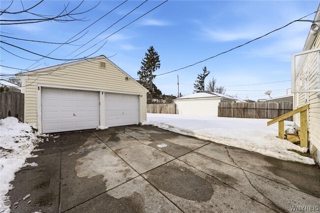 Building Photo - 38 Harvest Ave