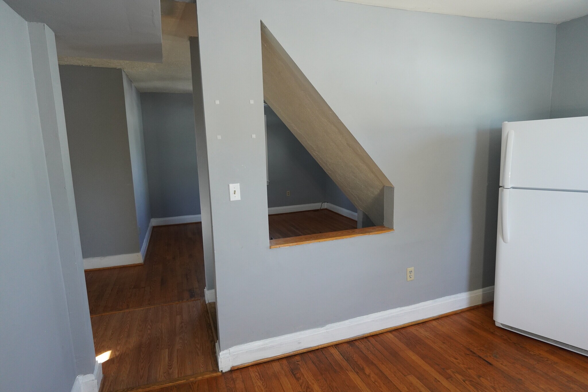 Building Photo - 3033 Hamilton Ave