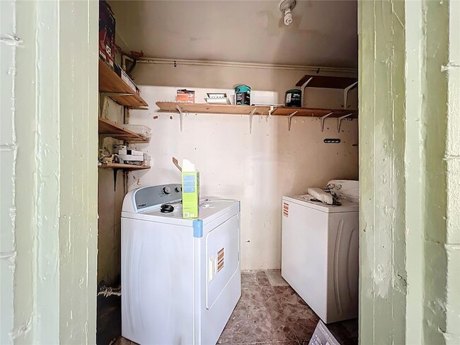 Building Photo - 4513 W Gray St