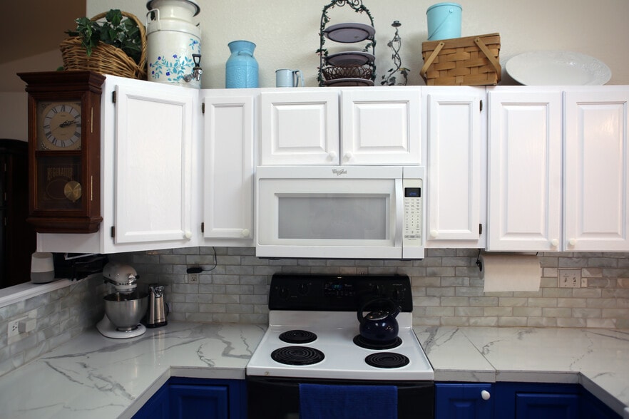 Kitchen Appliances - 502 E Saguaro Cir