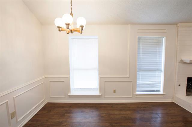 Building Photo - 2025 Lorient Dr