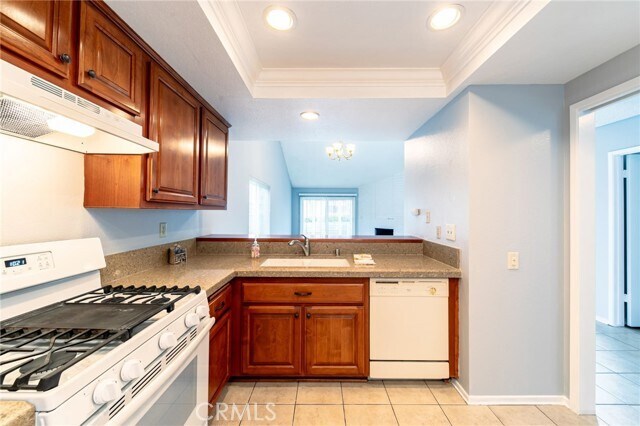 Building Photo - 32 Lone Pine