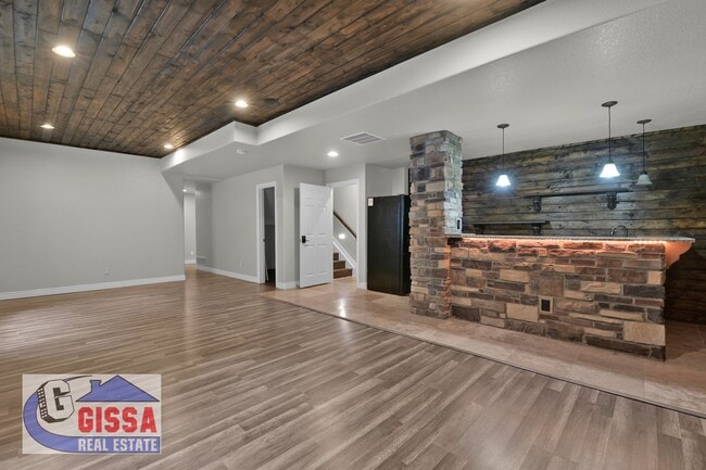 Building Photo - 1043 Longspur Ln