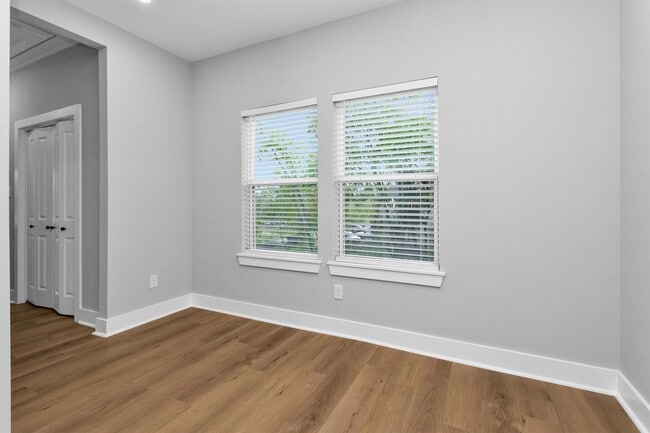 Building Photo - 6918A Dumble St