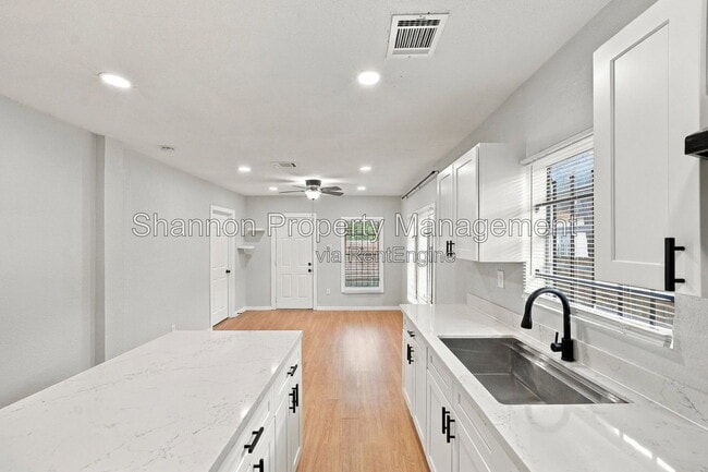 Building Photo - 2903 Burkett St.