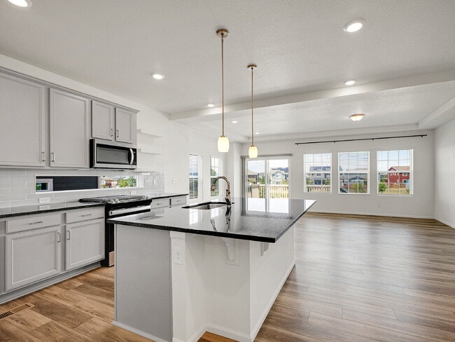 Building Photo - $3,295, 3 bed, 3 bath, located in Erie