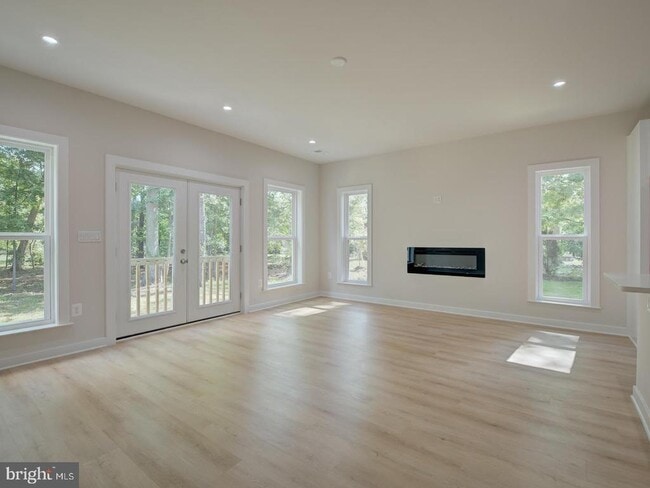 Building Photo - 14750 Jordan Ln