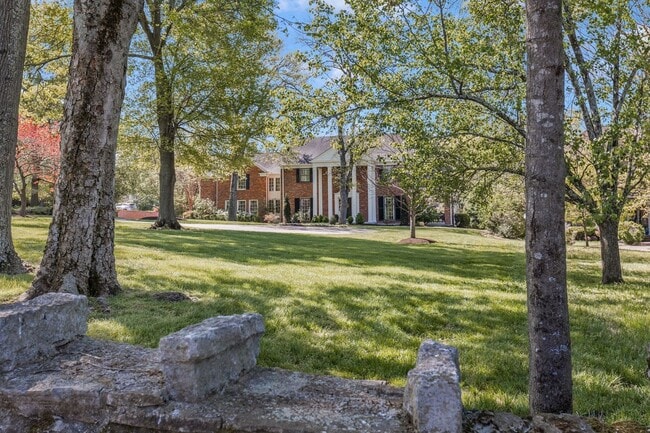 Building Photo - Extremely RARE opportunity in Green Hills