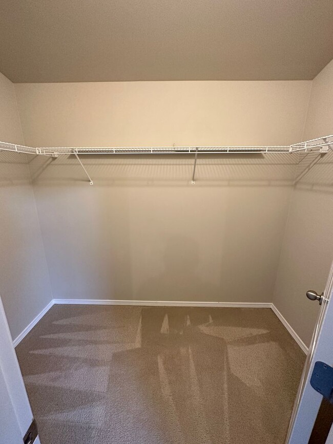 Building Photo - 3 bed 2 bath Townhome Green Lake Neighborh...