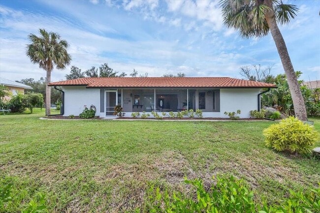 Building Photo - 4696 Pompano St