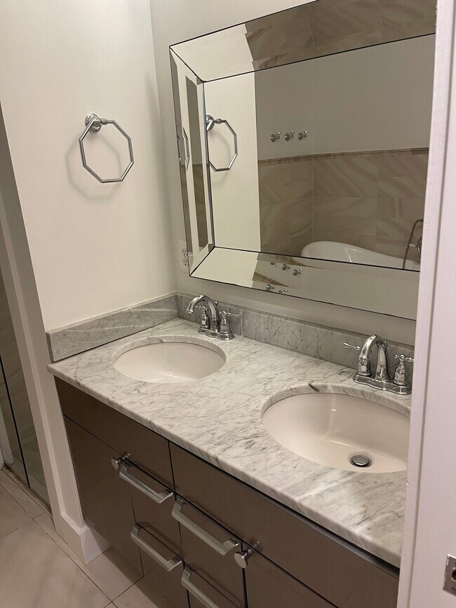 Bathroom 2 - 505 O St NW