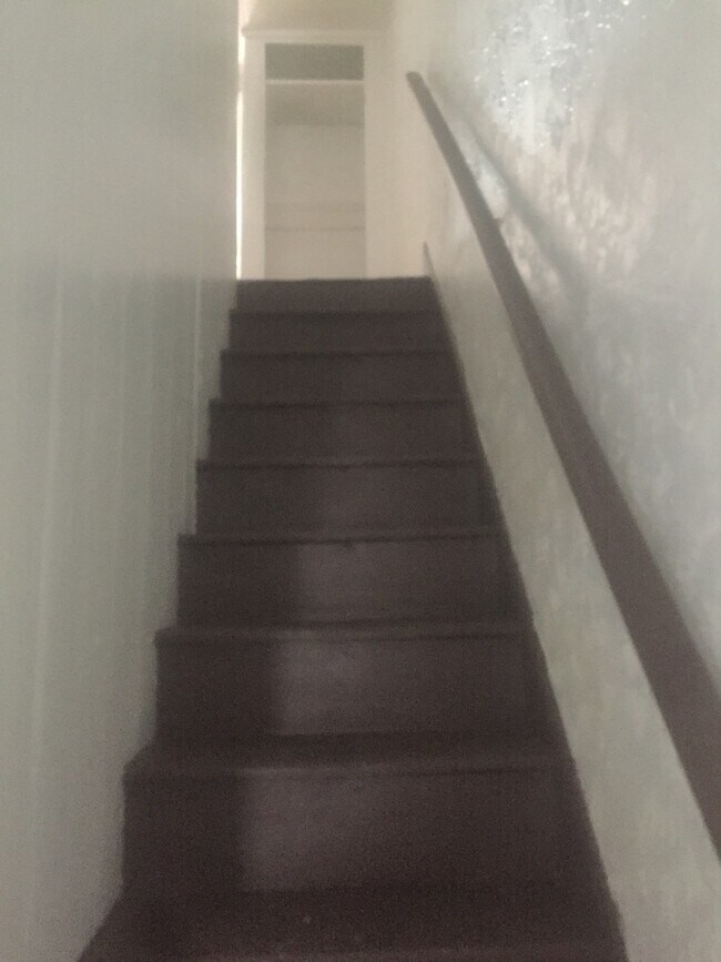 Building Photo - 3 Bedroom House in Downtown York