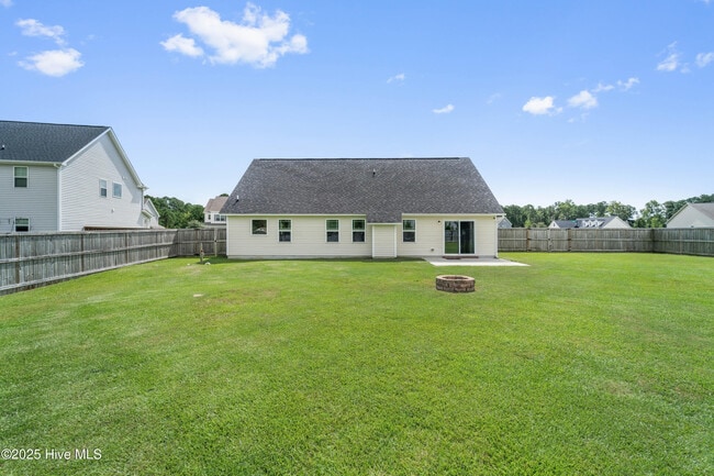 Building Photo - 695 Aria Ln
