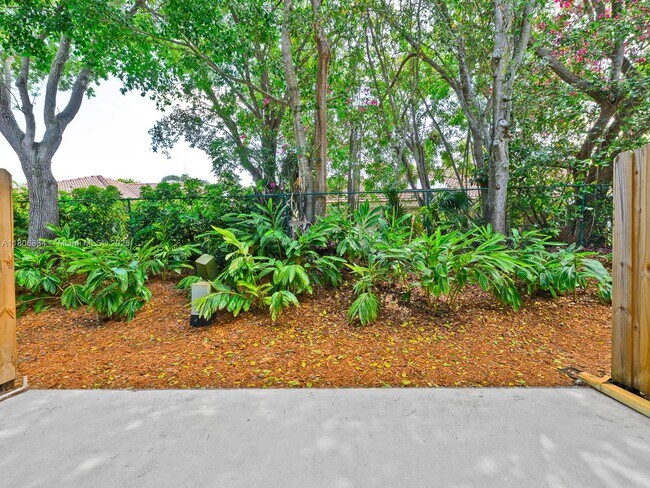 Building Photo - 2094 Hacienda Terrace