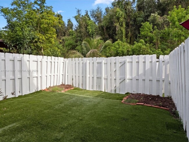 Building Photo - 10966 NW 43rd Terrace