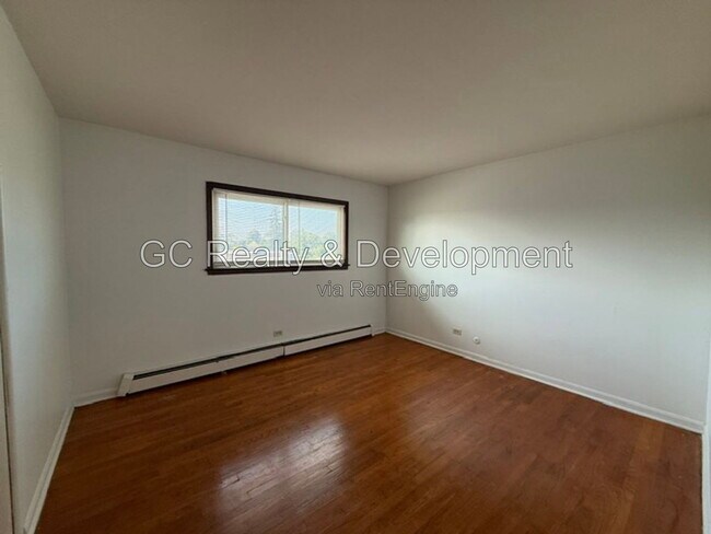 Building Photo - 525 N Highview Ave
